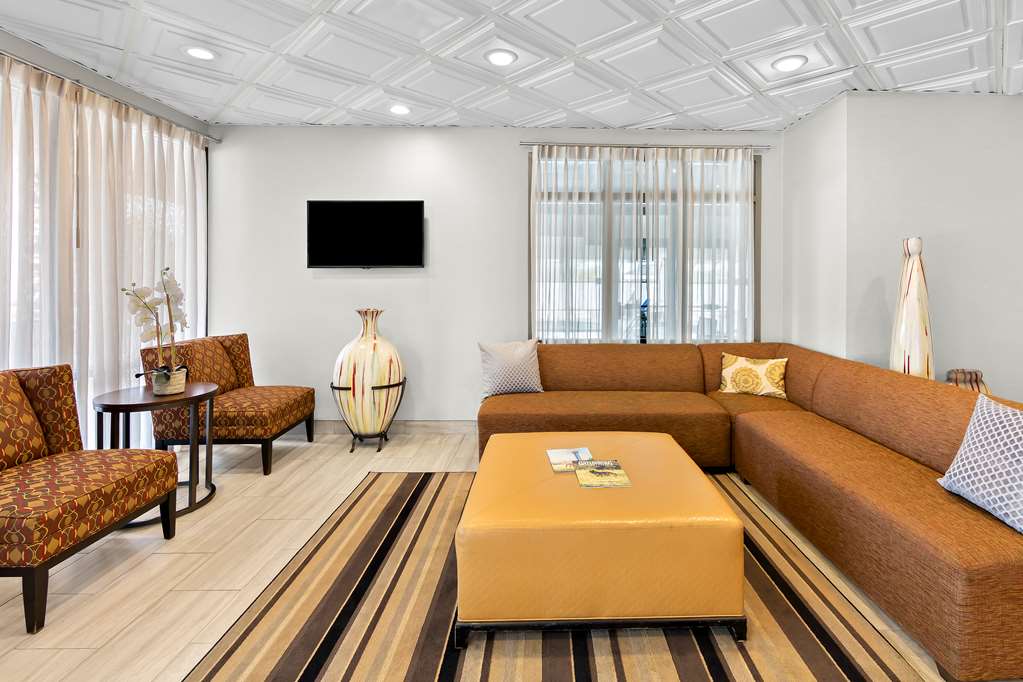 Best Western Knoxville Suites Downtown - photo 4