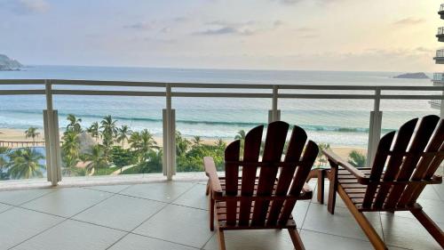 Bay View Grand Marina 3 bedrooms South Tower 9th floor in Ixtapa-Zihuatanejo, Mexico