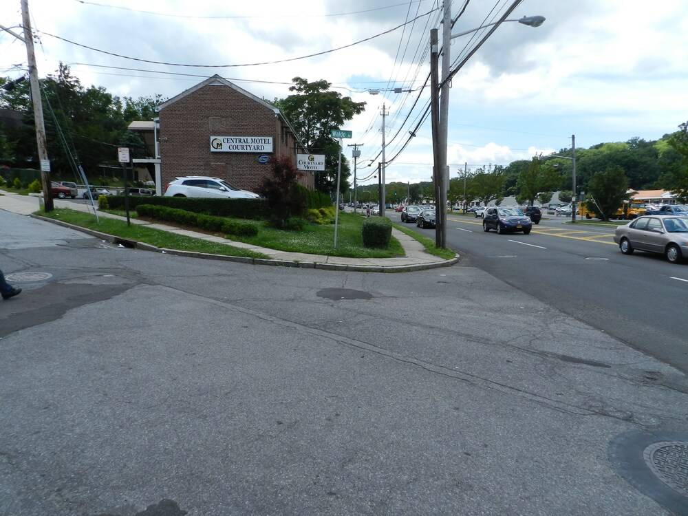 Central Motel Court Yard - photo 125