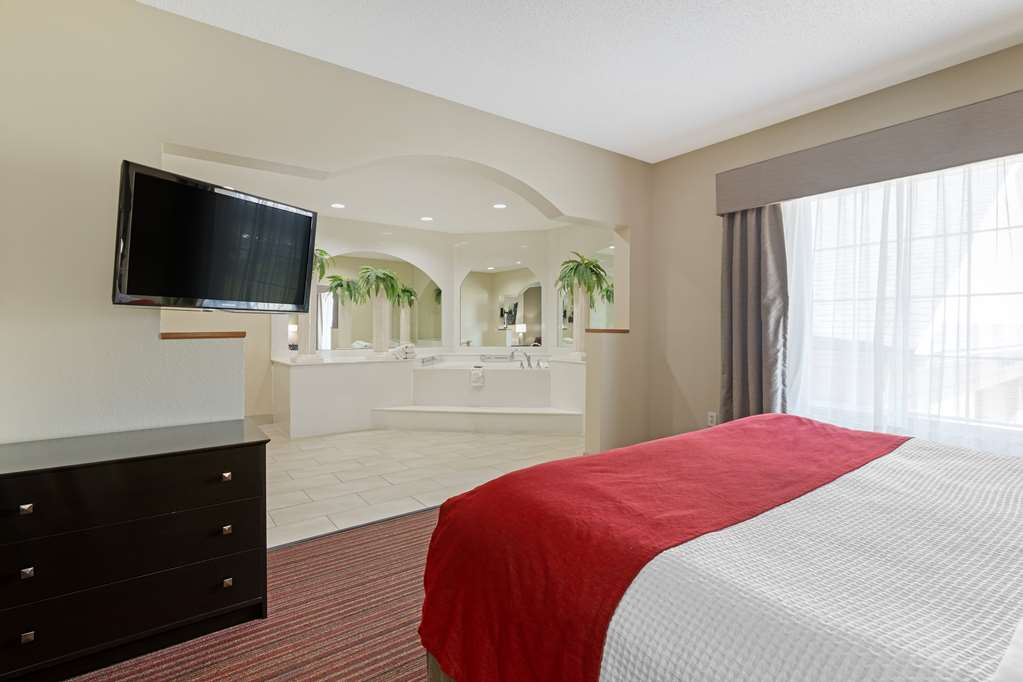 Best Western Plus Bradbury Inn & Suites - photo 6