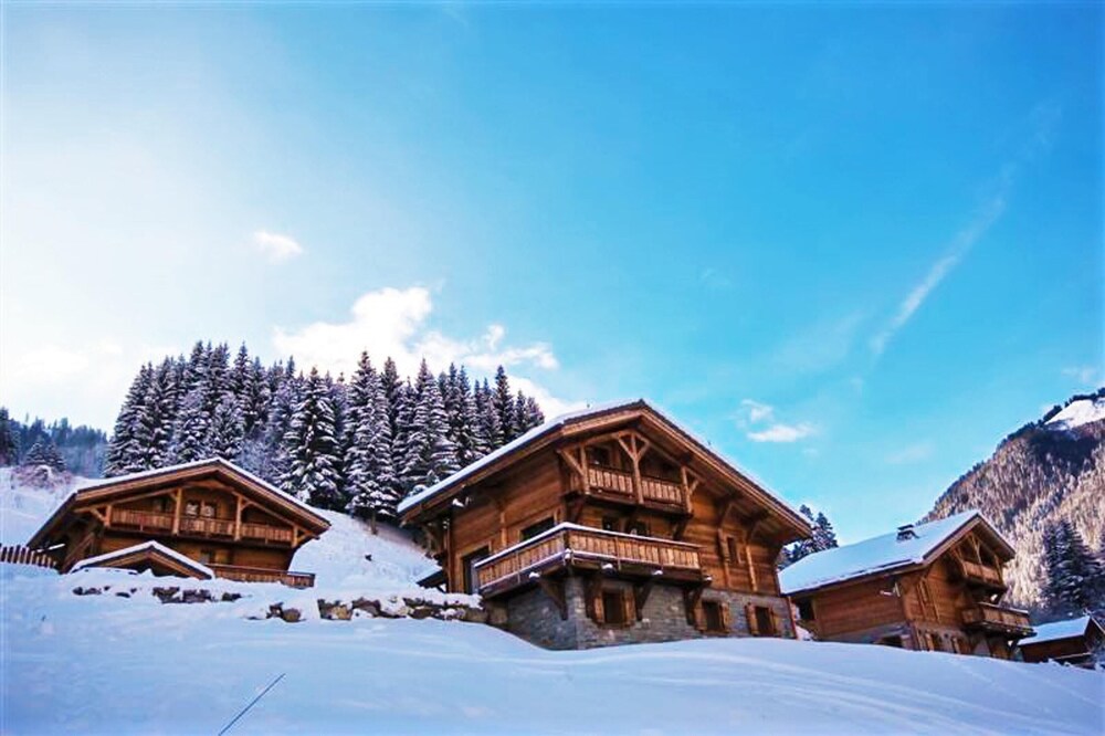 Chalet Neuf Saint Jean D'Aulps Station 12 Personnes Cimes C6 — 4-Star Luxury Hotel in Saint-Jean-D'aulps, France