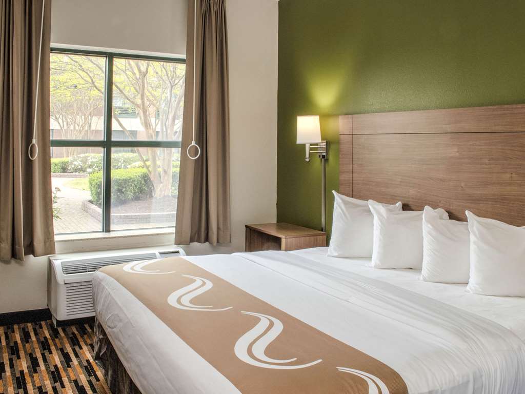 Quality Suites Lake Wright Norfolk Airport - photo 14