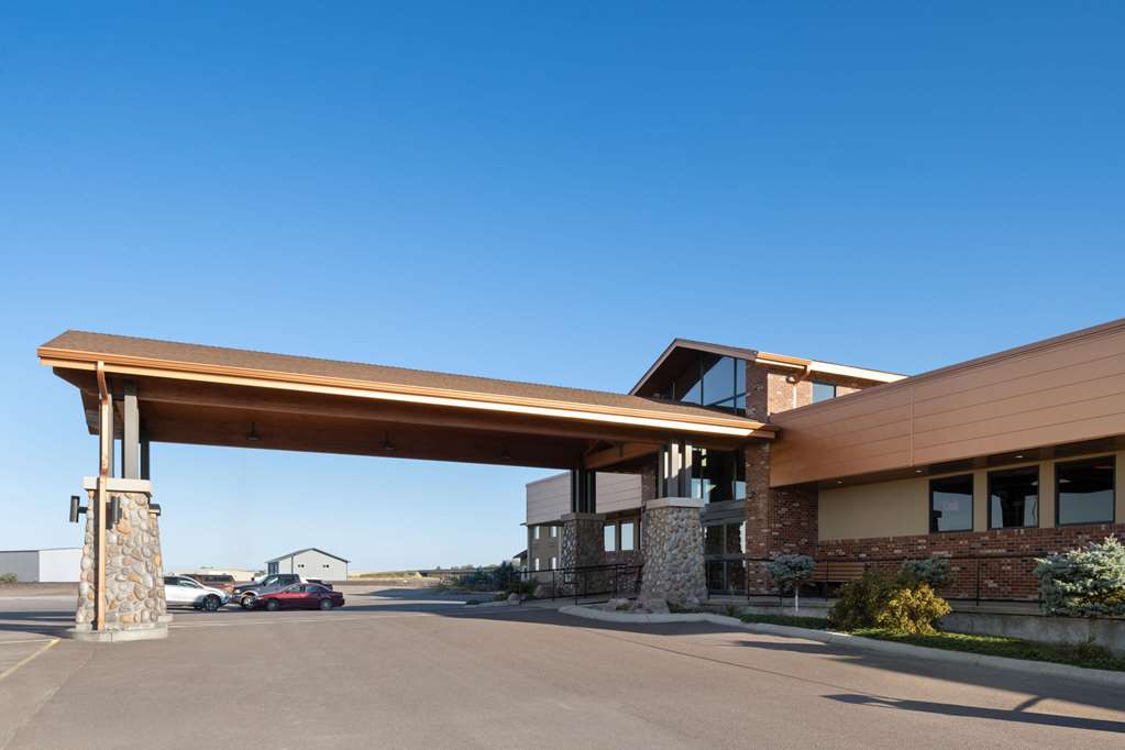 Super 8 by Wyndham Conrad - photo 2