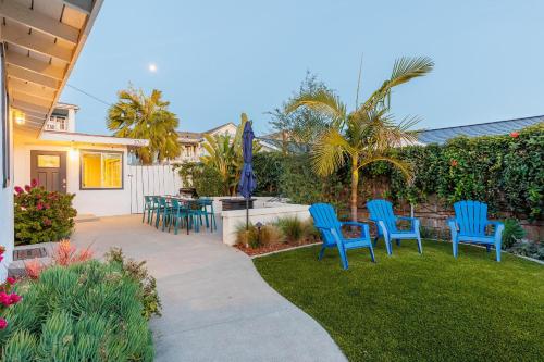 Pet Friendly Beach Bungalow Close to Beach — 4-Star Luxury Hotel in Carlsbad, United States
