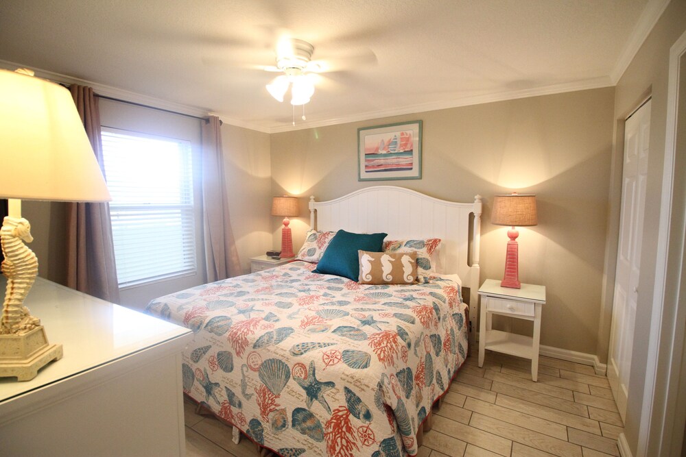 Pelican Beach Resort & Conference Center - photo 8