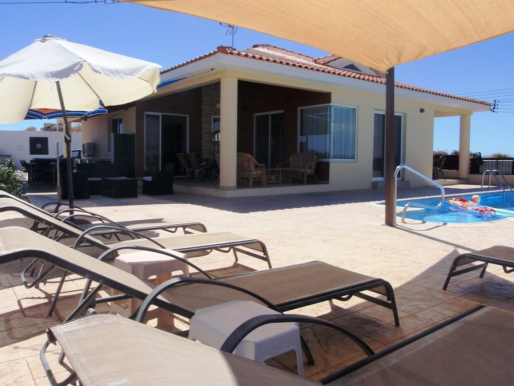 top View Villa Pool Not Overlooked Panoramic Views free Wifi uk Tv