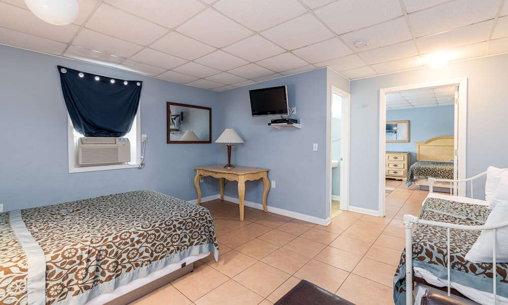 Hotel Charlee Villas by the Beach - photo 18