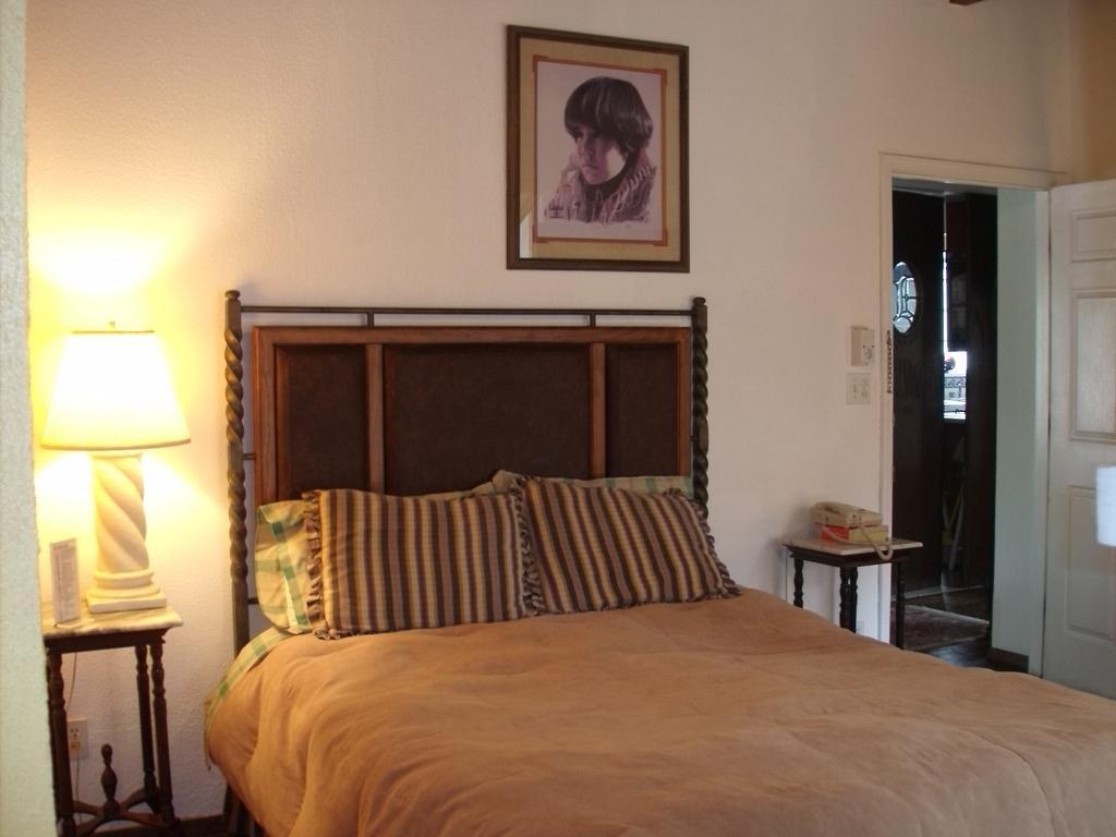 Lundeen Inn of the Arts - photo 8