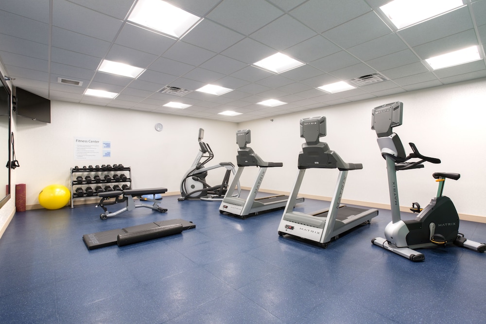 Holiday Inn Express and Suites Lincoln I 80 by IHG - photo 23