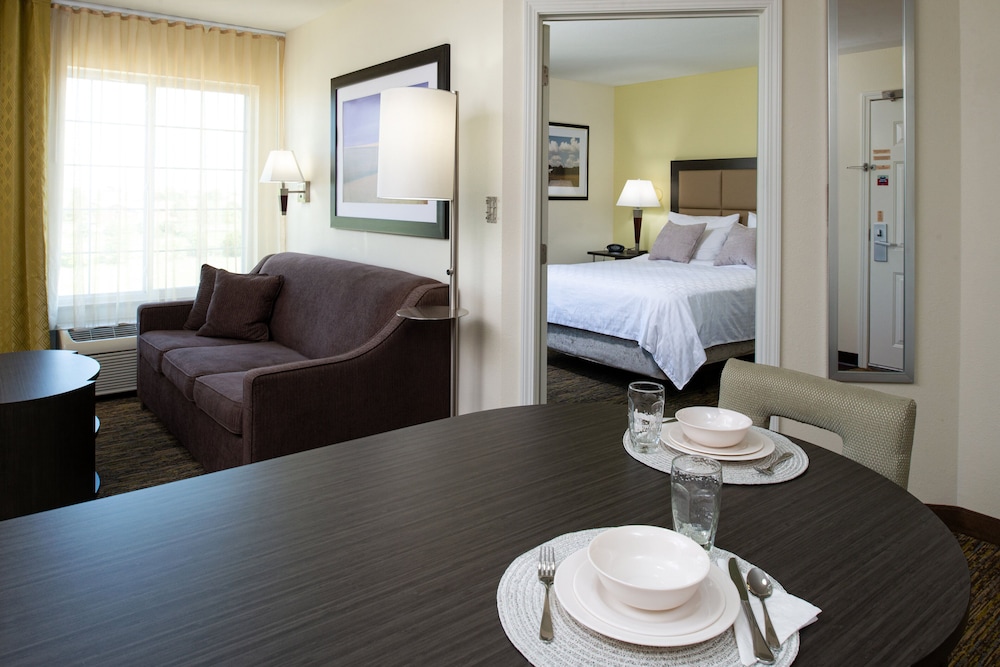 Candlewood Suites Olathe by IHG - photo 8
