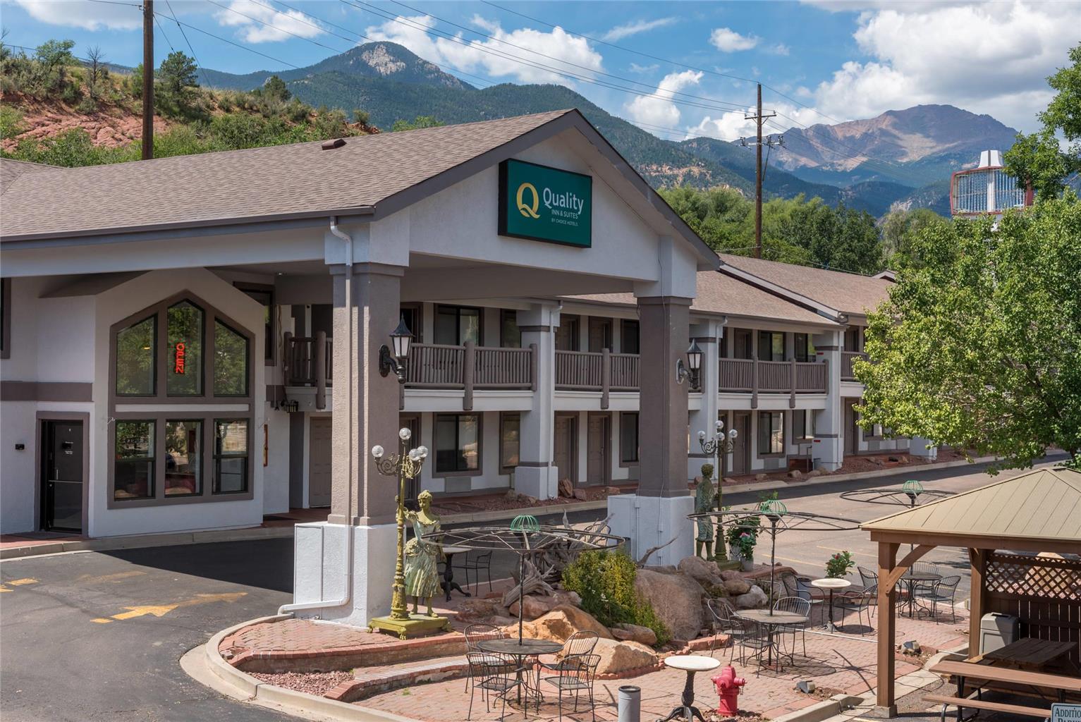 Quality Inn & Suites Manitou Springs at Pikes Peak - photo 2