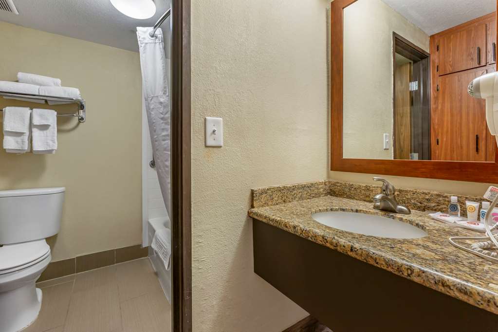 Comfort Inn & Suites Phoenix North Deer Valley - photo 25