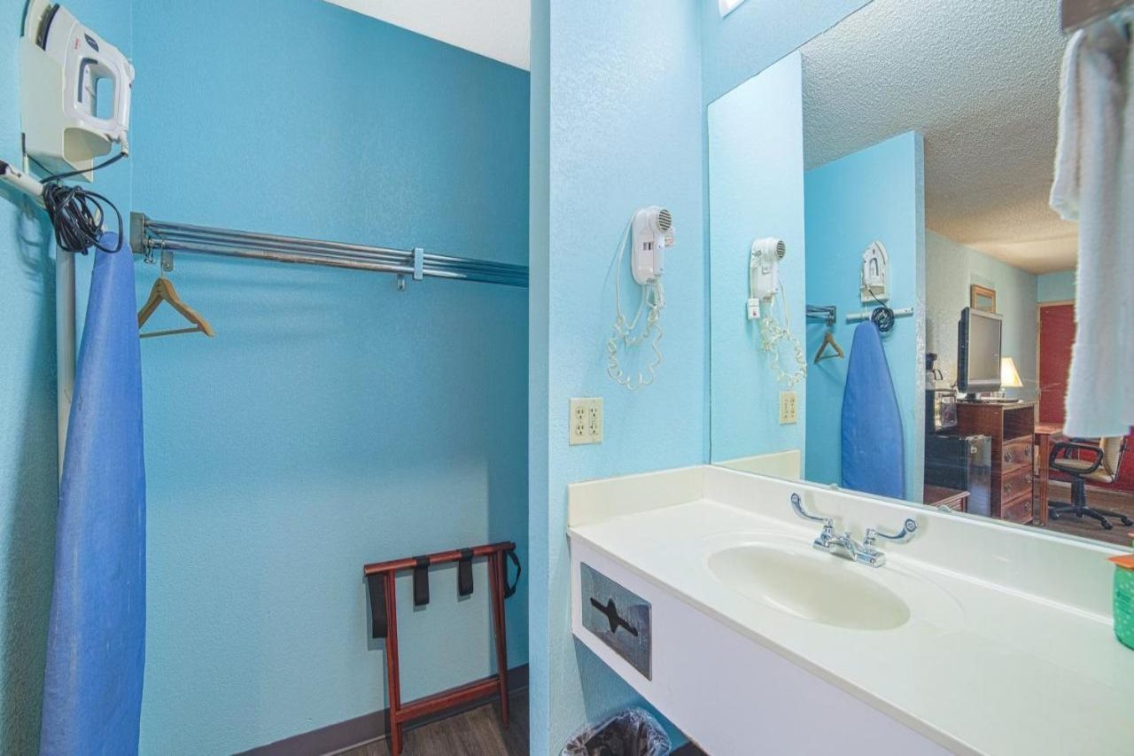 Mayfair Inn - photo 11