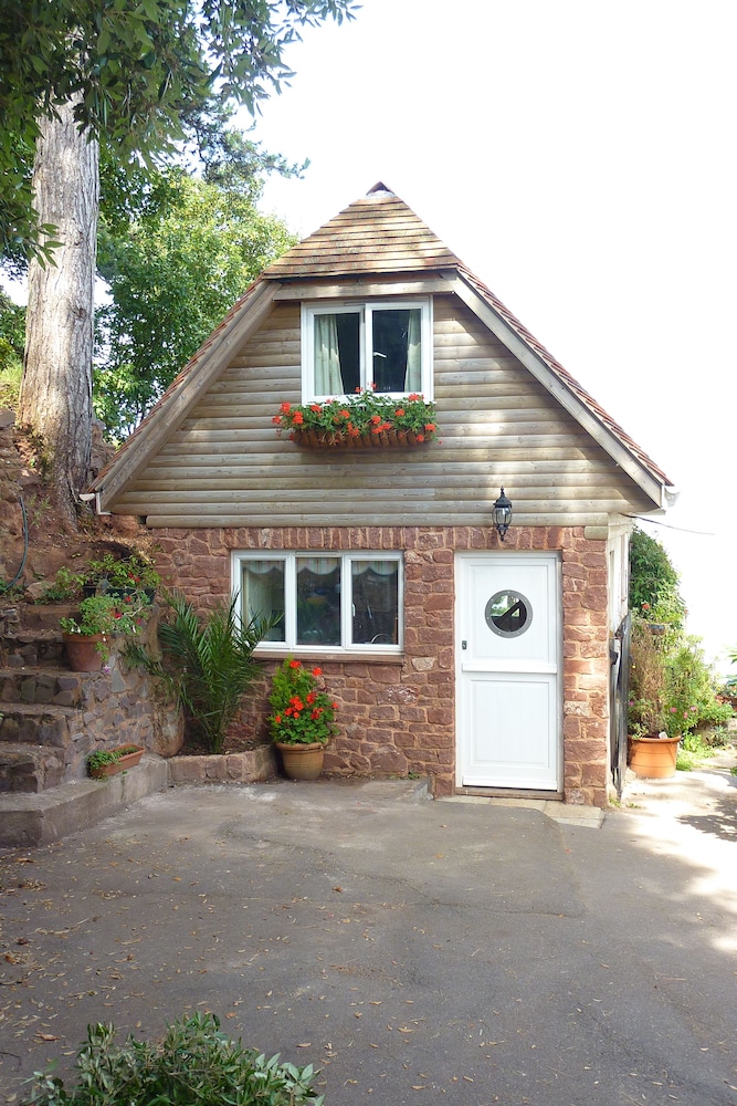 Porthole Cottage — 4-Star Luxury Hotel in Minehead, United Kingdom
