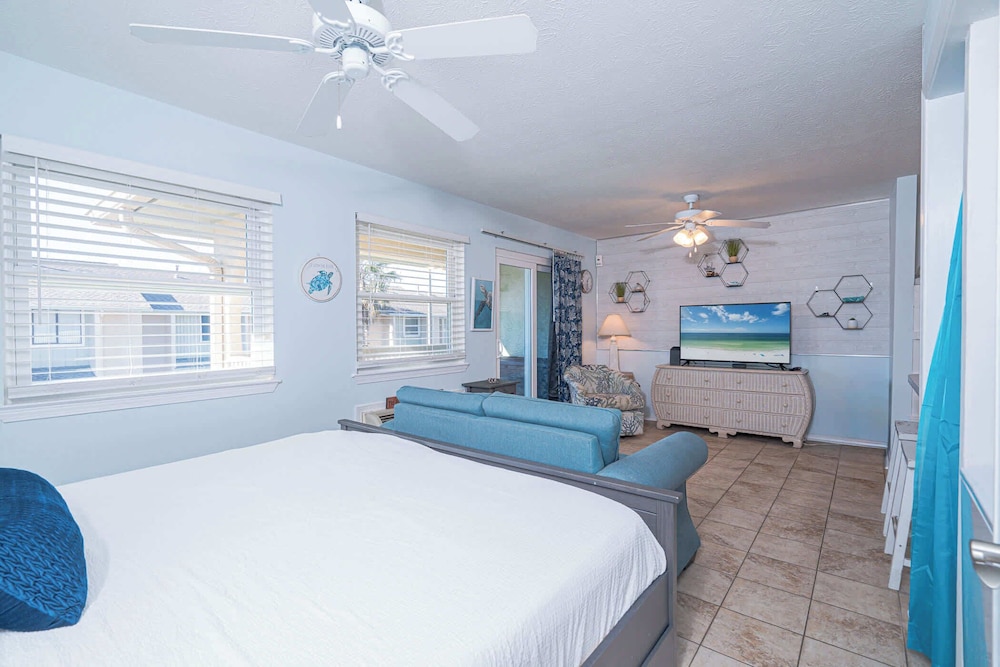 The Turtle Nest Resort Condo w Pool - photo 3