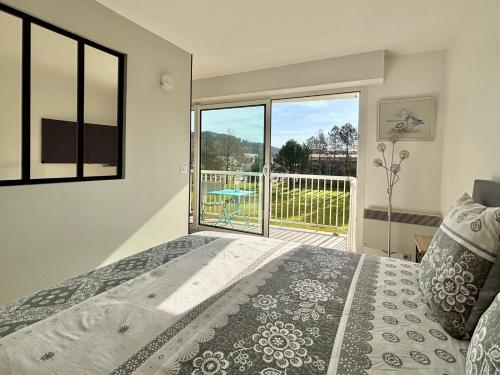 Les Charmes du Bosquet Parc D’amour Et Nature Parking Prive Securise in Etretat, France