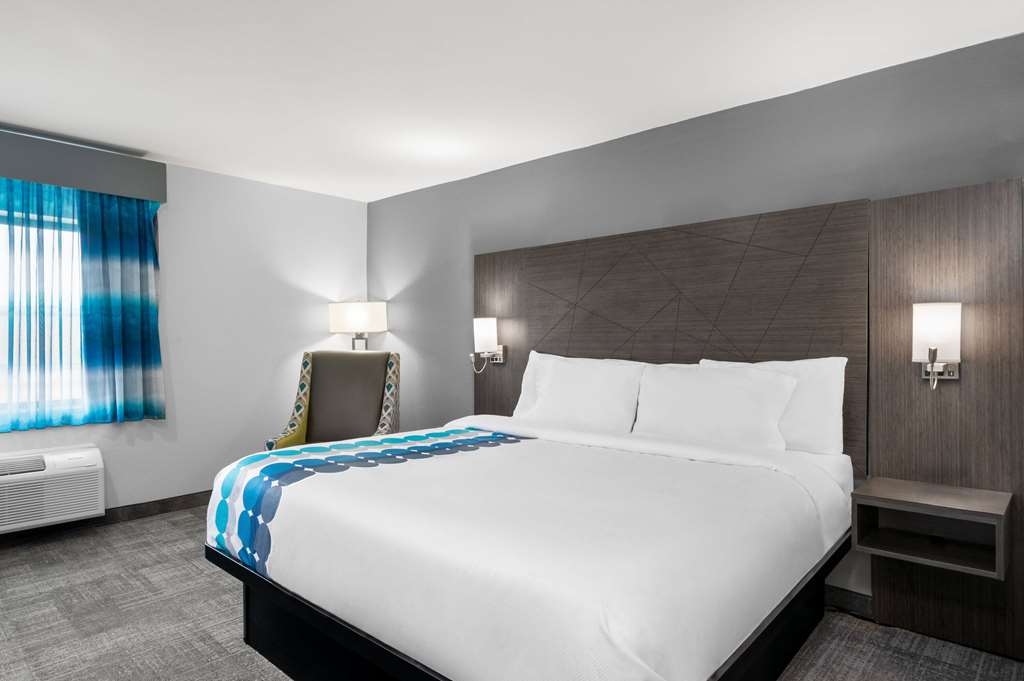 La Quinta Inn by Wyndham Indianapolis Airport Executive Dr - photo 12