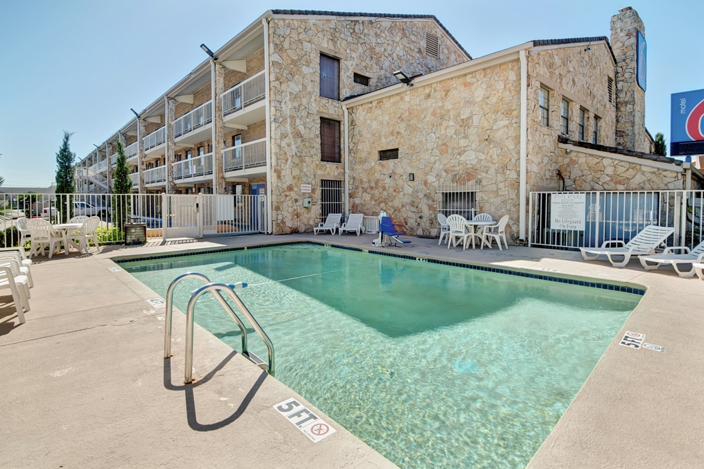 Motel 6 Dallas TX Forest Lane - photo 6