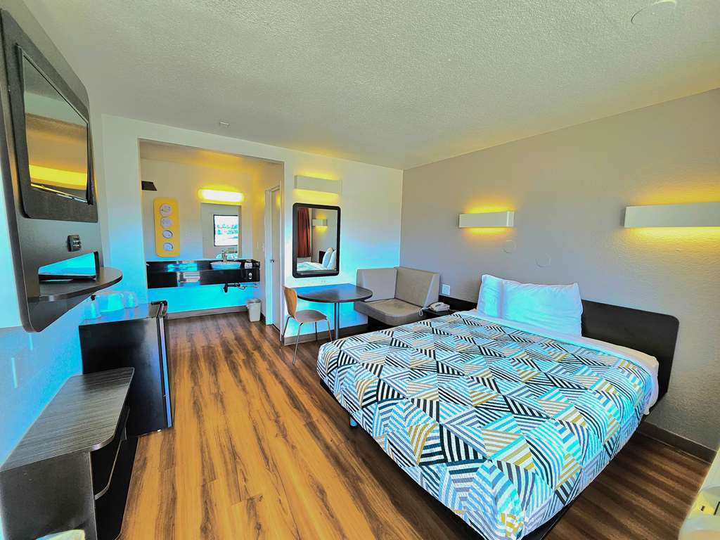 Motel 6 Palm Desert CA Palm Springs Area - photo 5