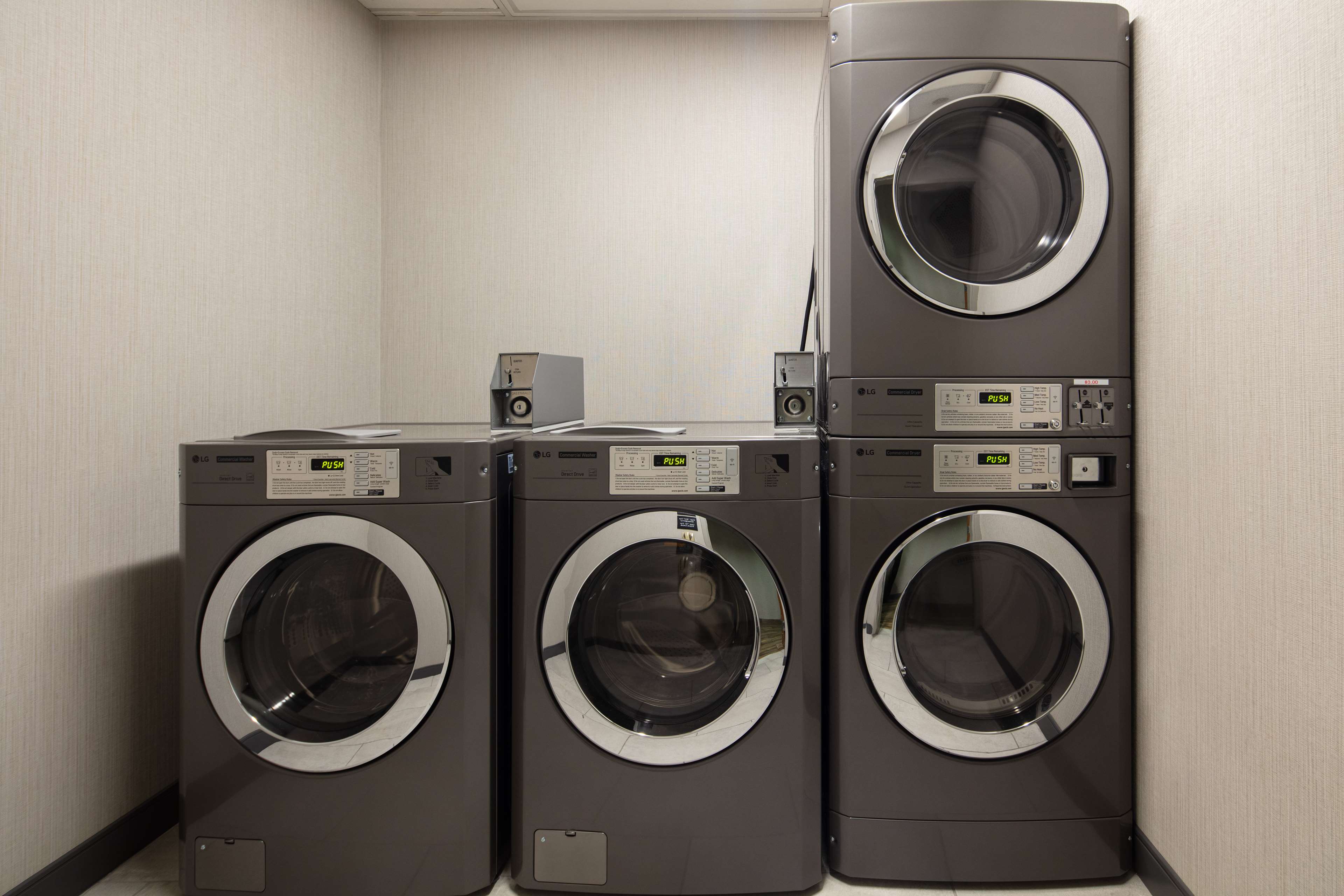 Hampton Inn Medford - photo 22
