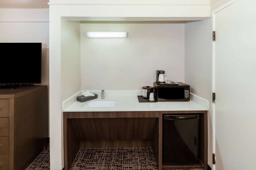 La Quinta Inn & Suites by Wyndham Rockwall - photo 32
