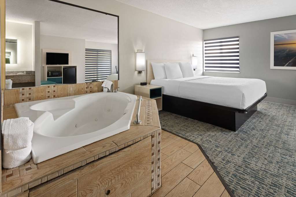 Baymont by Wyndham LaGrange - photo 27