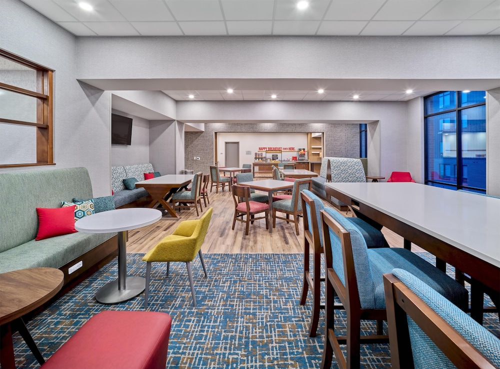 Hampton Inn by Hilton Omaha UN Medical Center Area - photo 25