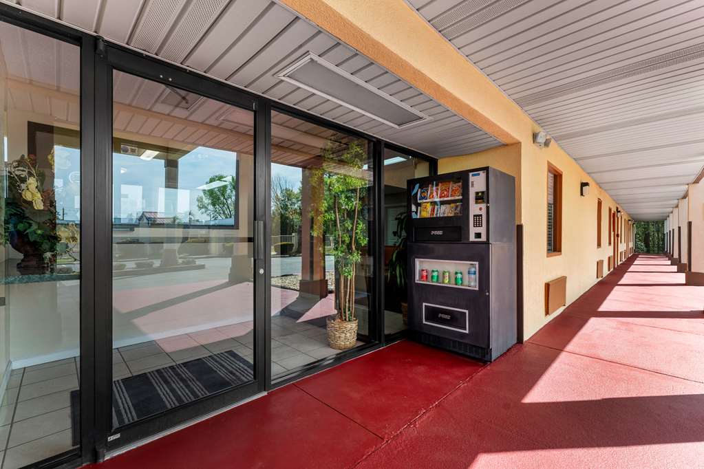 Americas Best Value Inn Montezuma - photo 24