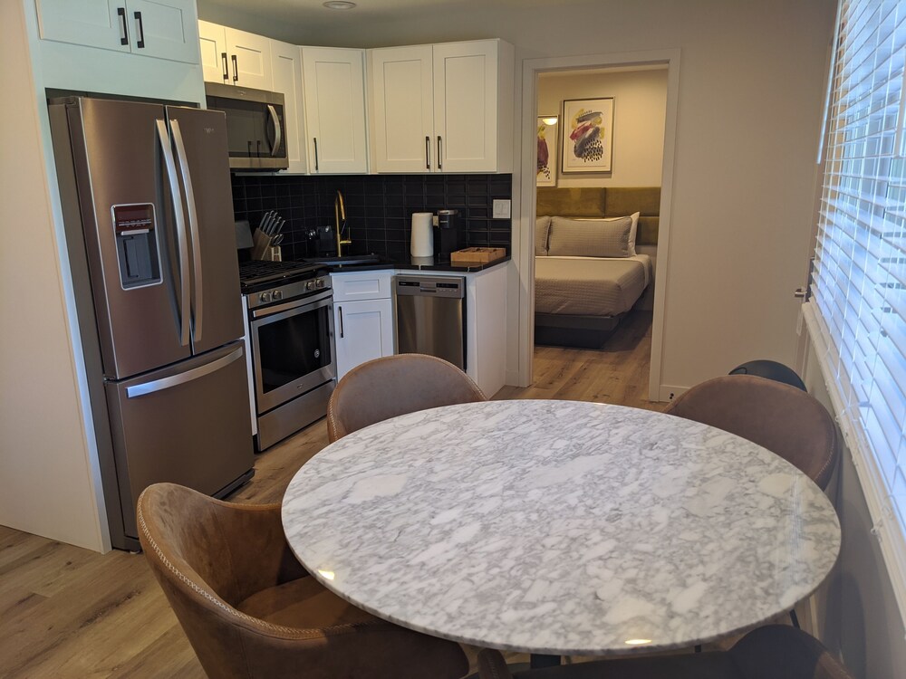 4411 Inn & Suites - photo 16