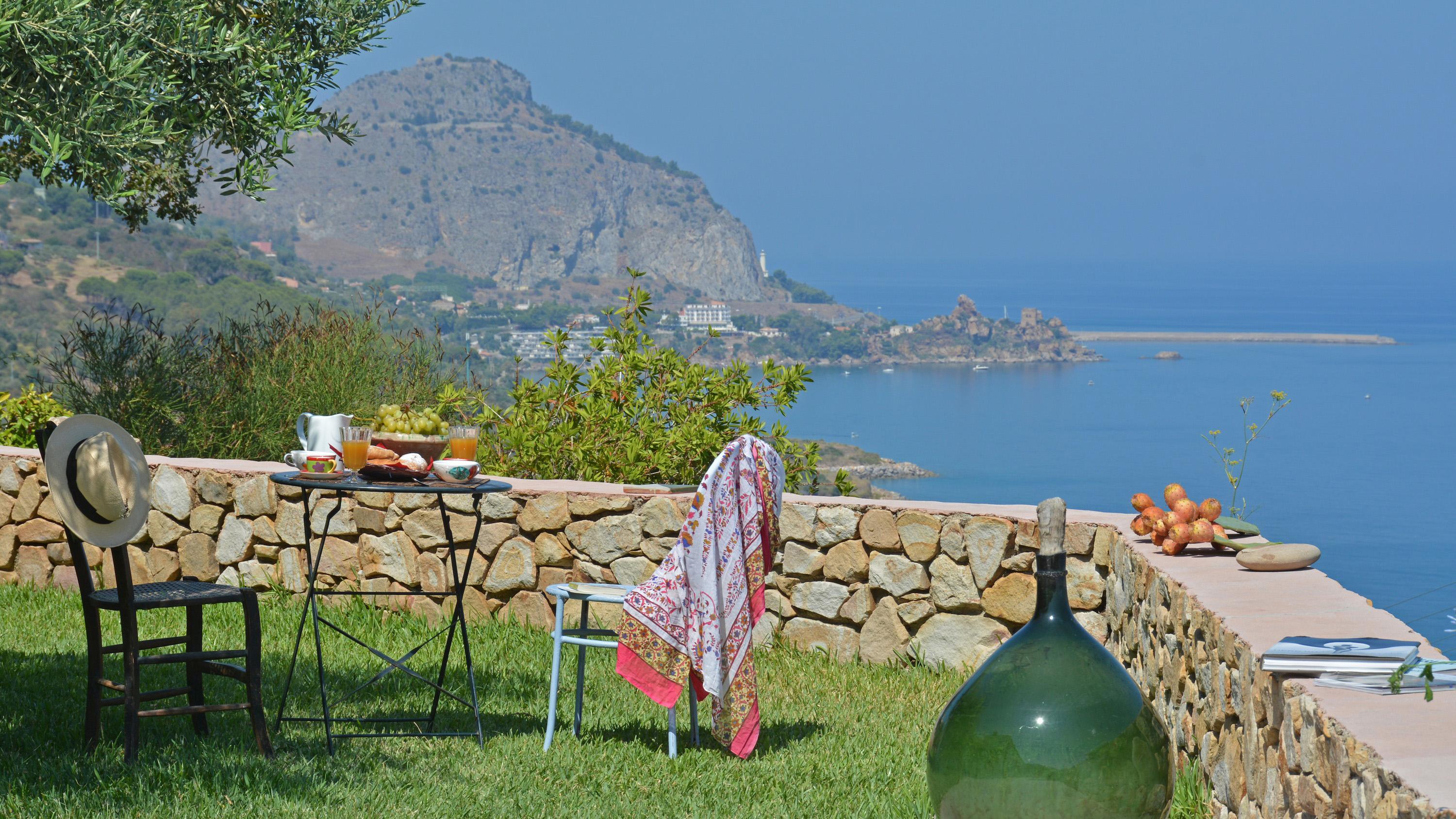 Villa Talia 4 — 4-Star Luxury Hotel in Cefalu, Italy