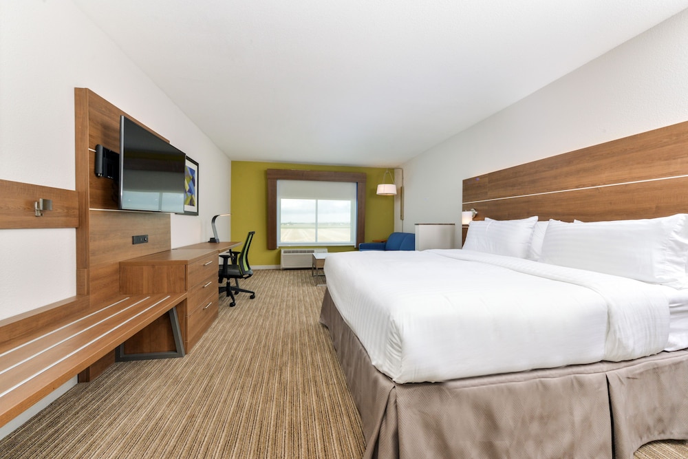 Holiday Inn Express & Suites Ogallala by IHG - photo 11