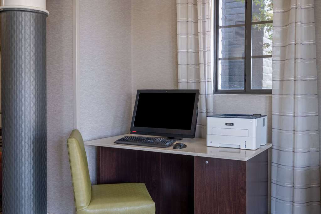 La Quinta Inn by Wyndham Sacramento North - photo 32