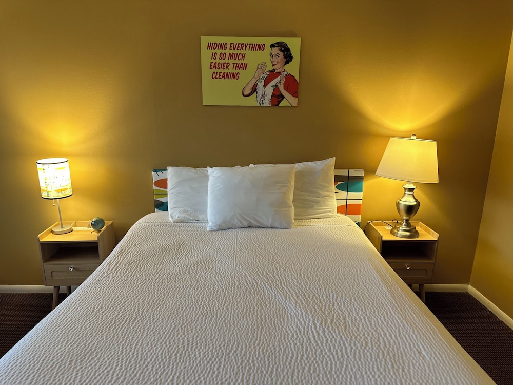 Atomic Motel - photo 27