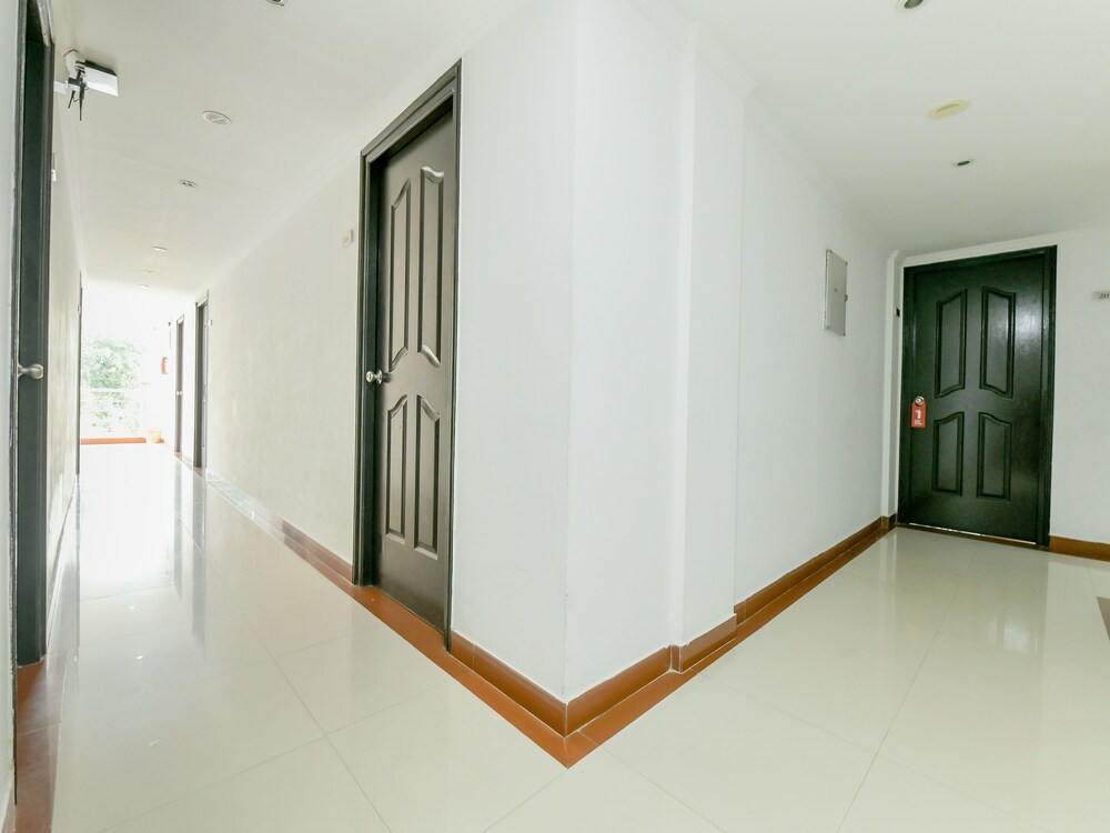 OYO 15460 Centre Point — Cochin — photo 4