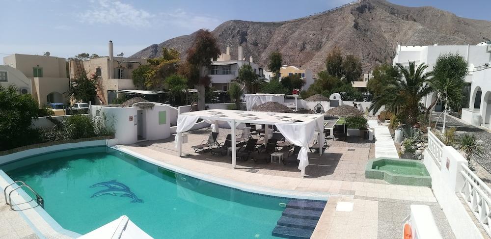 Drossos — 4-Star Luxury Hotel in Emporeio, Greece