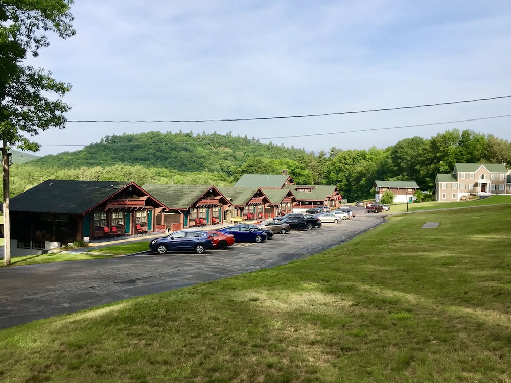 Swiss Chalets Village Inn - photo 98