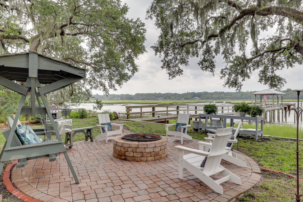Secluded Birders Paradise Fishing Dock and Fire Pit — 4-Star Luxury Hotel in Fernandina Beach, United States