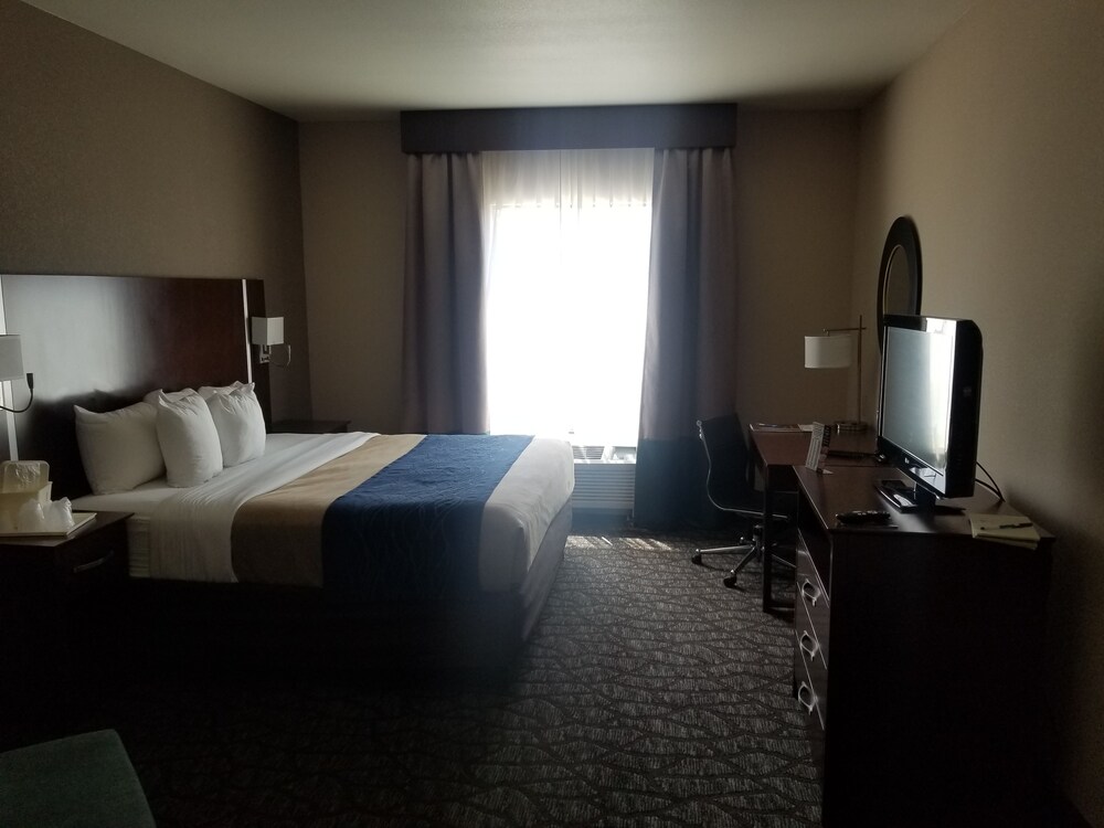 Holiday Inn Express & Suites Junction City by IHG - photo 9