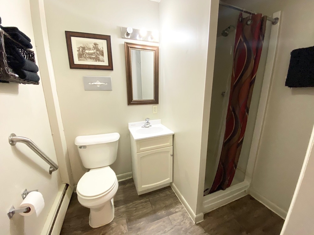 Roundtop Mountain Vista Cabins and Motel - photo 14