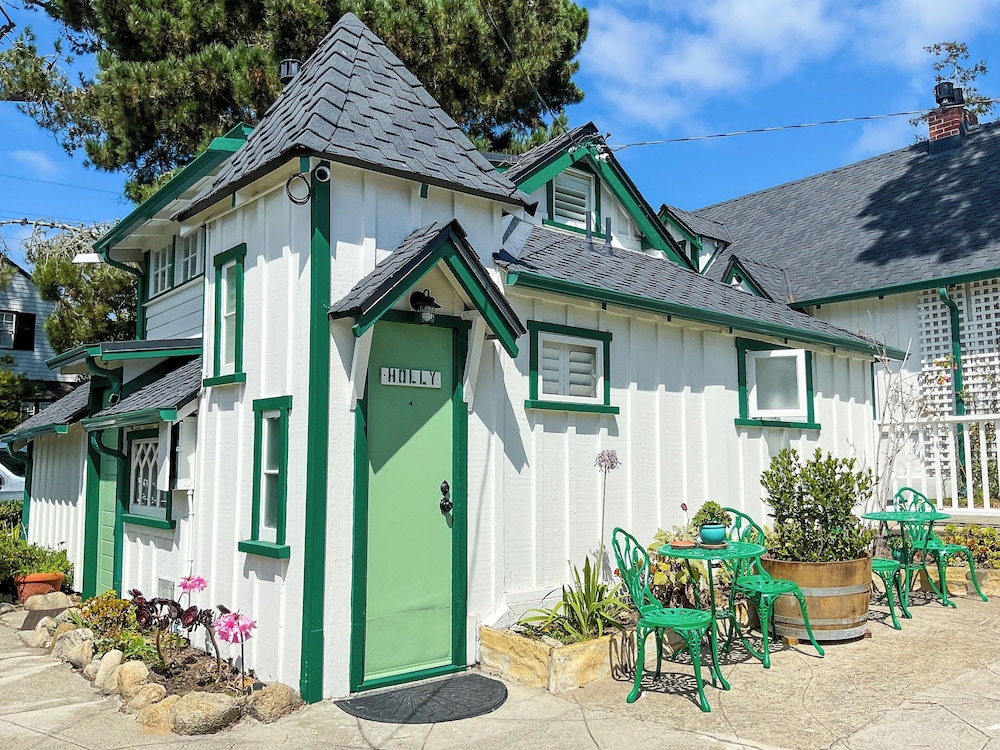 Carmel Green Lantern Inn - photo 94