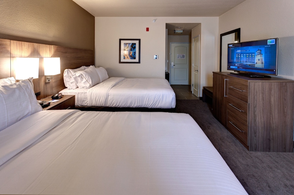 Holiday Inn Express & Suites Manhattan by IHG - photo 8