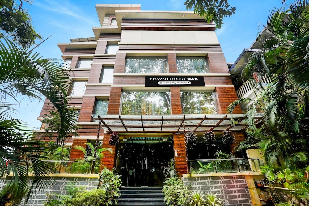 Super Townhouse Oak Pacify Hills — 4-Star Luxury Hotel in Dehra Dun, India