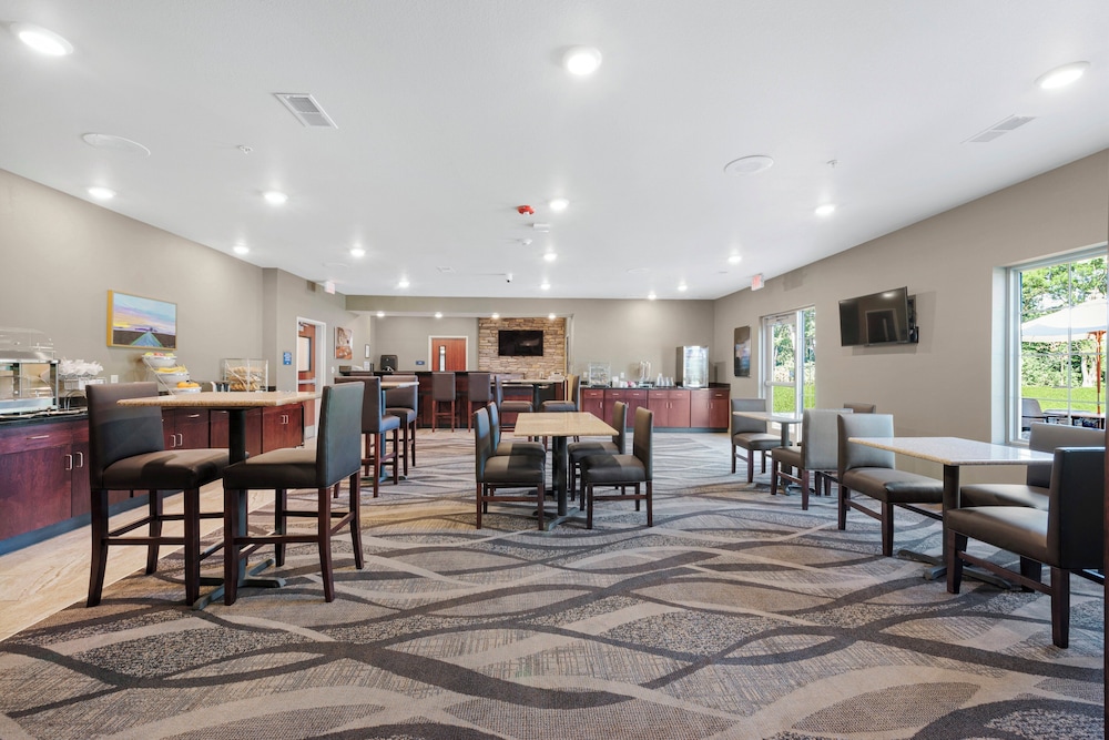 Cobblestone Hotel & Suites Urbana - photo 64