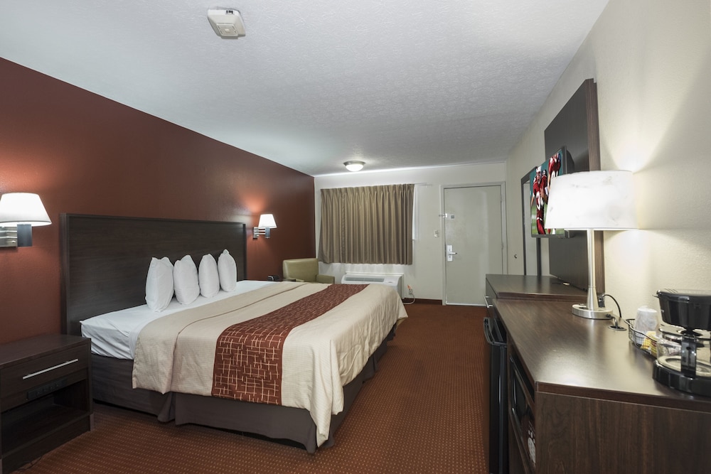 Red Roof Inn Columbus Northeast Westerville - photo 15