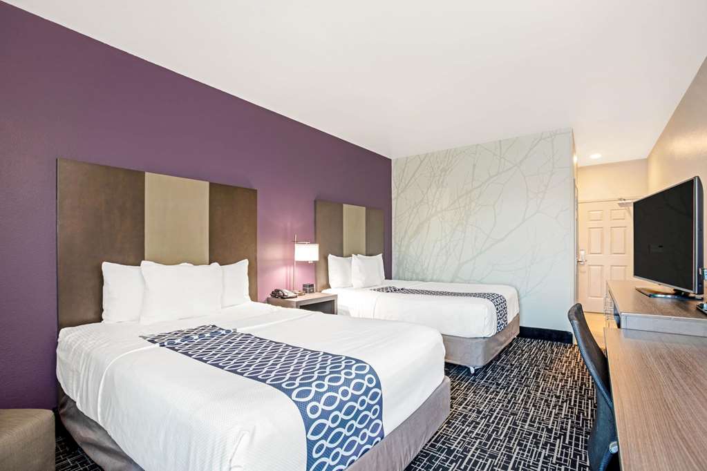La Quinta Inn & Suites by Wyndham Corpus Christi Portland - photo 9
