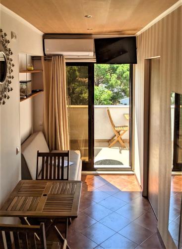 Casinha nas Açoteias — 4-Star Luxury Hotel in Olhos De Agua, Portugal