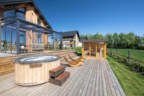 Osada Tabaszowa - carbon neutral hotel in Unknown City