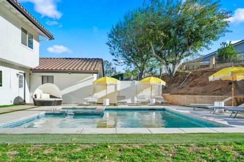 5BR Fun Haven Pool Mini Golf Movie Game room in Riverside, United States