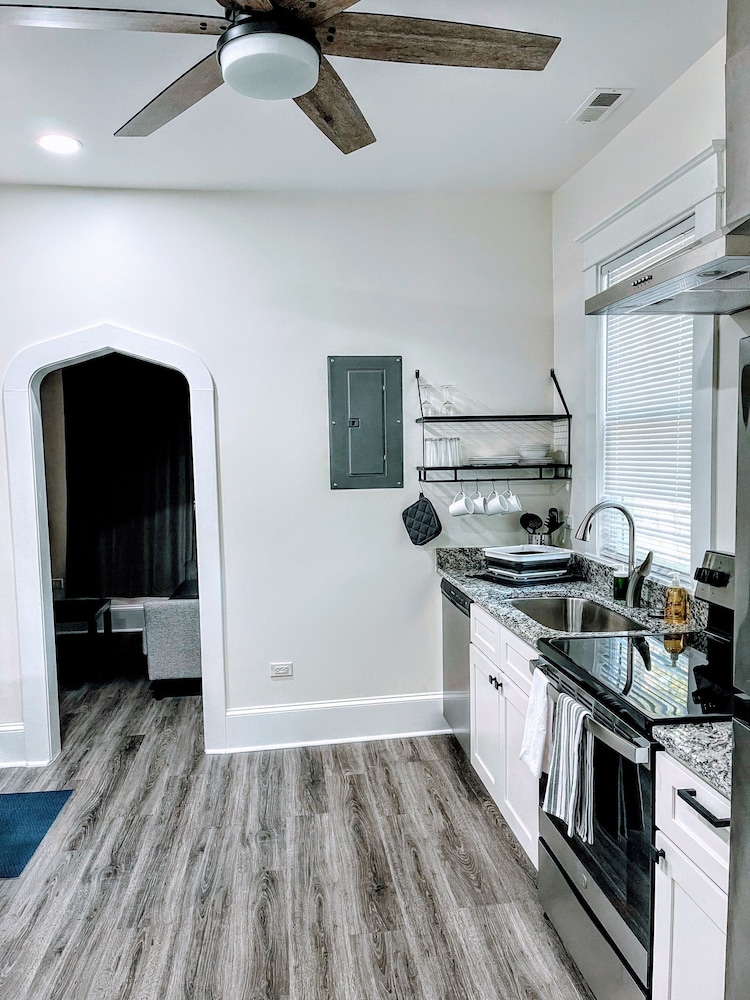 Walk to Duke Campus 1 Bedroom in Trinity Park — 4-Star Luxury Hotel in Durham, United States