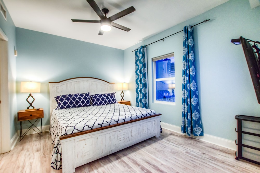 Laketown Wharf Resort by Aneliya's Rentals - photo 156